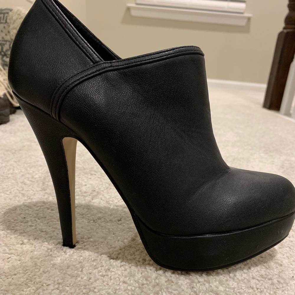 BLACK BOOTIE HEELS